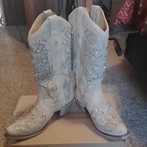 Corral boots